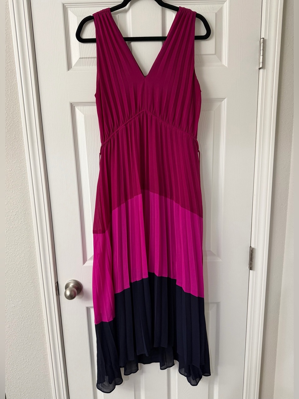 Young Fabulous & Broke Magenta Pink Navy Blue Colorblock Pleated V-Neck Dress